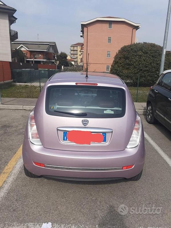 Usata Lancia Ypsilon 60 CV (44 kW) 2010 Lilla Utilitaria