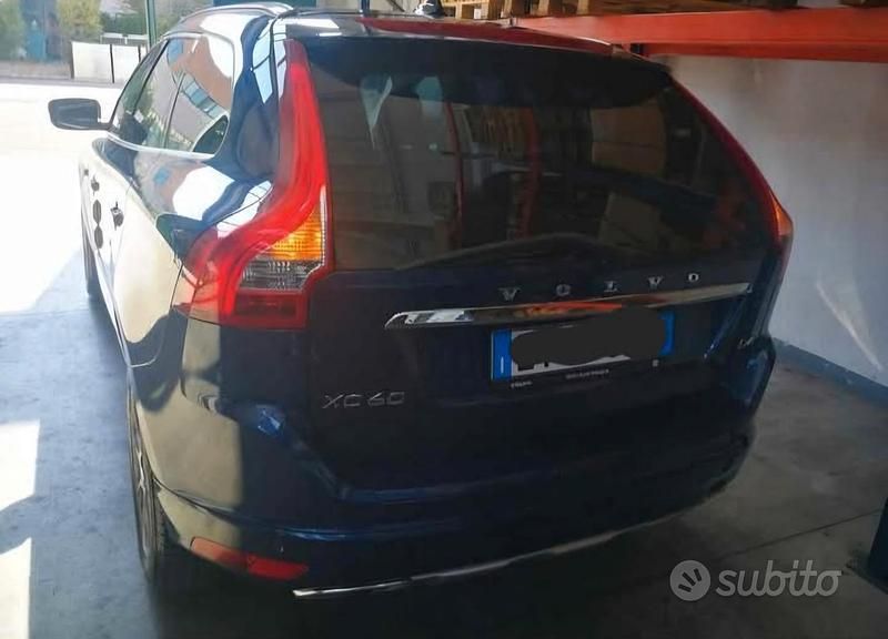 Usata Volvo XC60 181 CV (133 kW) 2015 Blu SUV