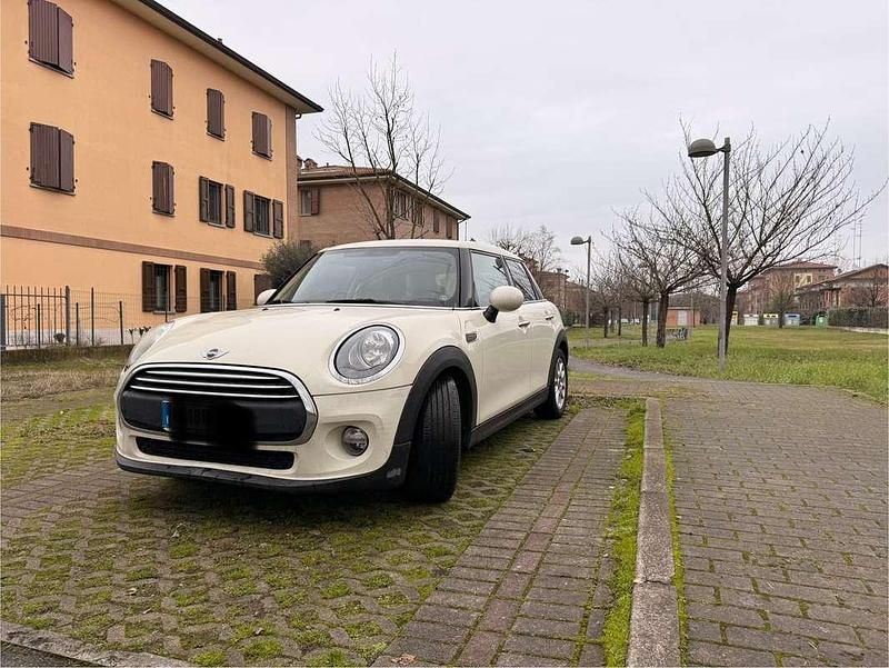 Usata Mini One D 95 CV (69 kW) 2016 Beige Utilitaria