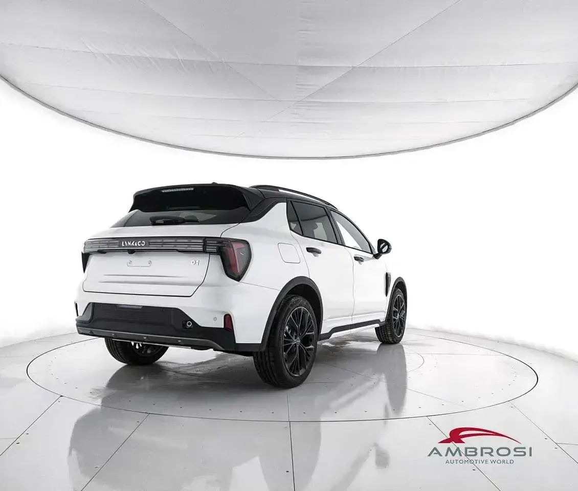 Nuova Lynk & Co 01 261 CV (191 kW) 2026 Crystal white SUV