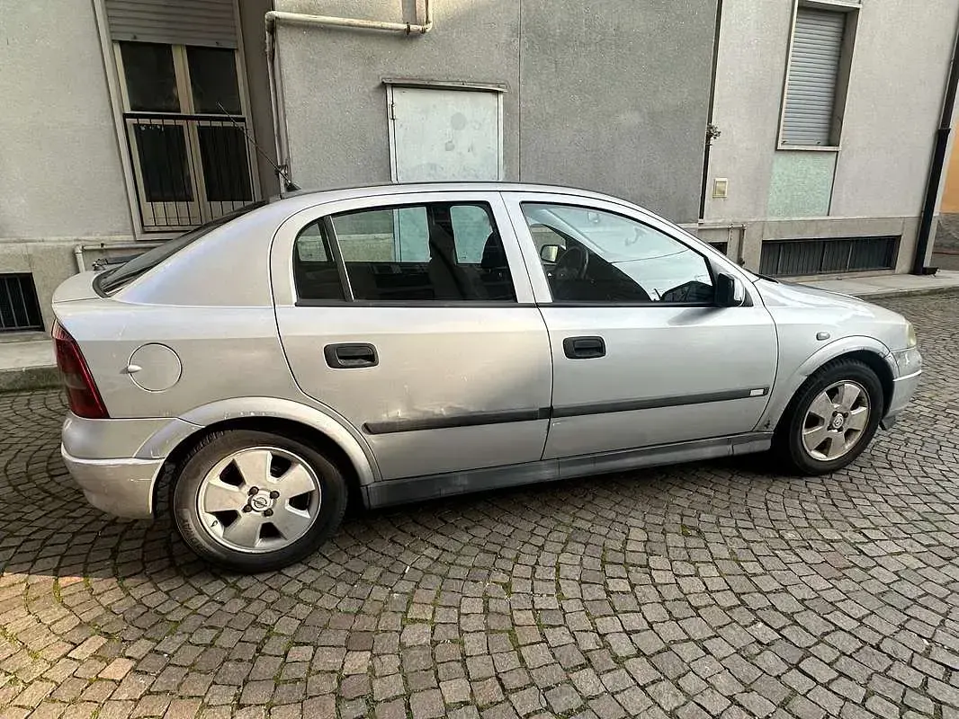 Usata Opel Astra Elegance 90 CV (66 kW) 2003