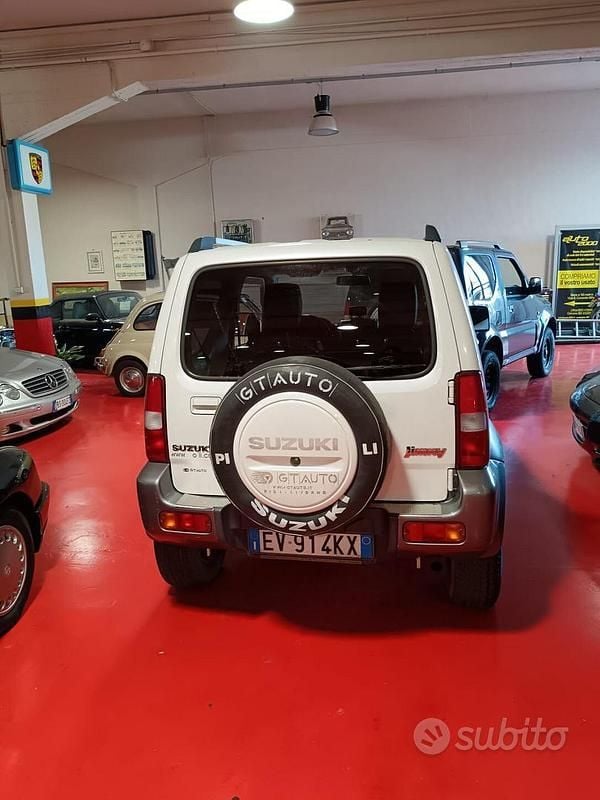 Usata Suzuki Jimny 84 CV (61 kW) 2014 Bianco / pastello SUV