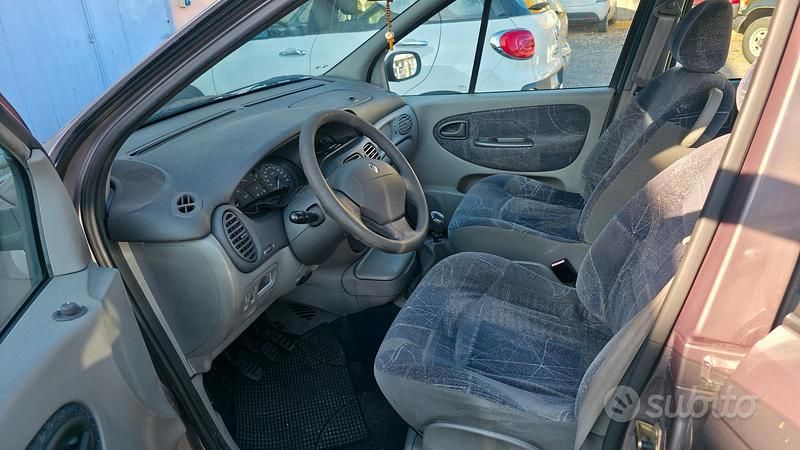 Usata Renault Modus 2002 Grigio Monovolume