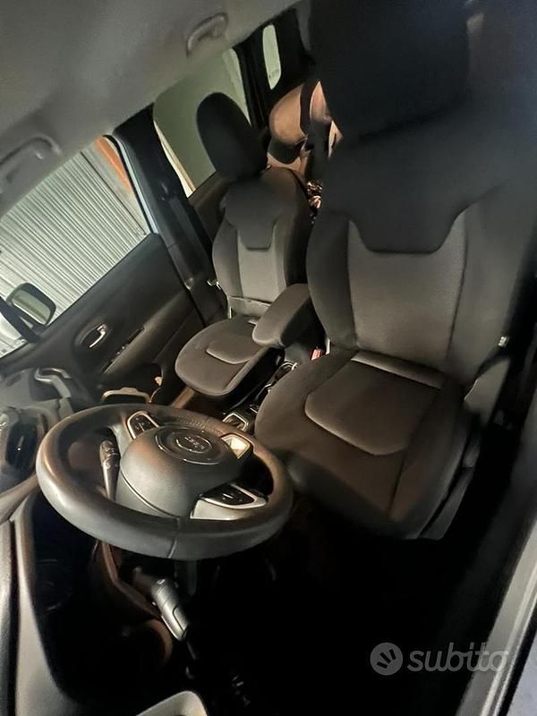 Usata Jeep Renegade 120 CV (88 kW) 2019 Grigio SUV