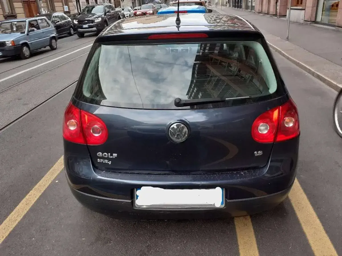Usata VW Golf V Comfortline 140 CV (102 kW) 2007 Grigio scuro Utilitaria