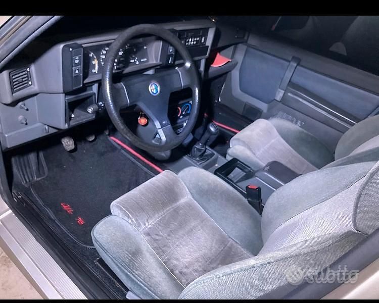 Usata Alfa Romeo 75 1989 Grigio Berlina