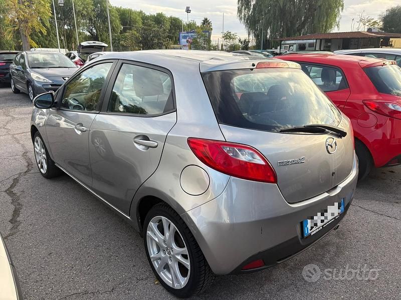 Usata Mazda 2 86 CV (63 kW) 2010 Grigio Berlina