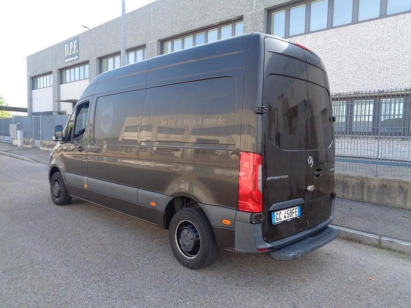 Usata Mercedes Sprinter 114 CV (83 kW) 2020 Marrone Furgone