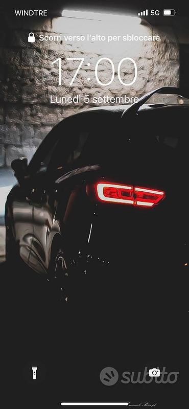 Käytetty Renault Clio IV Intens 75 HP (55 kW) 2017 Musta Viistoperä