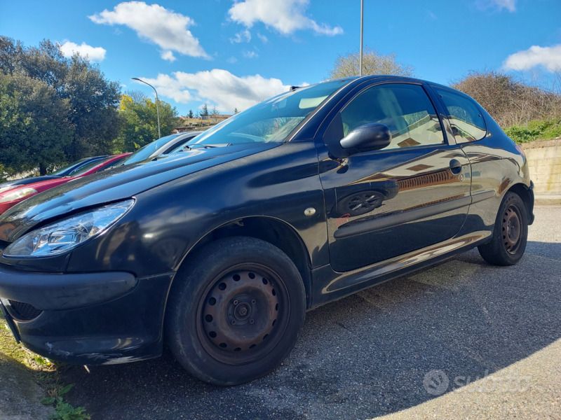 Usata Peugeot 206 88 CV (64 kW) 2005 Nero Utilitaria