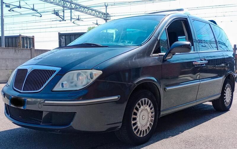 Usata Lancia Phedra 127 CV (93 kW) 2005 Marrone Monovolume