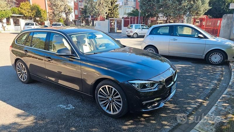 Usata BMW 320 Luxury Line 190 CV (139 kW) 2017 Station wagon
