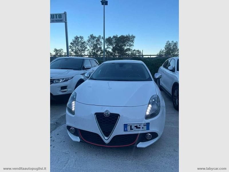Bianco Usata 2016 Alfa Romeo Giulietta Super Tre volumi | 9900 € (Buon prezzo) - Immagine 1/4