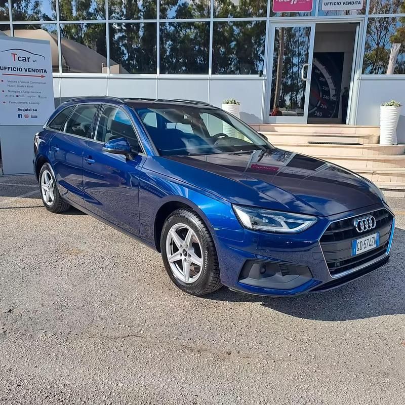 Usata Audi A4 Business 163 CV (119 kW) 2021 Blu Station wagon