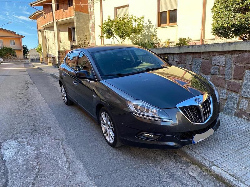 Usata Lancia Delta 165 CV (121 kW) 2010 Utilitaria