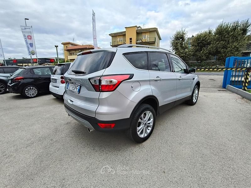 Usata Ford Kuga ST-Line 120 CV (88 kW) 2017 Argento SUV