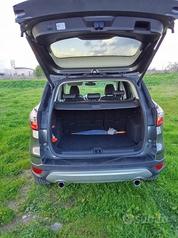 Usata Ford Kuga Titanium 120 CV (88 kW) 2018 Grigio SUV