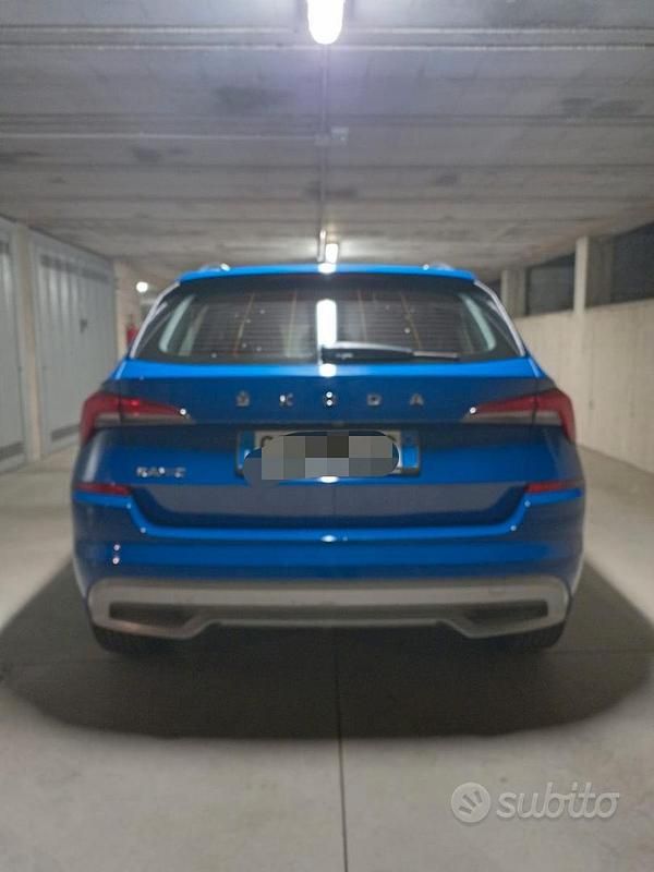 Usata Skoda 110 R Style 110 CV (80 kW) 2022 Blu Station wagon