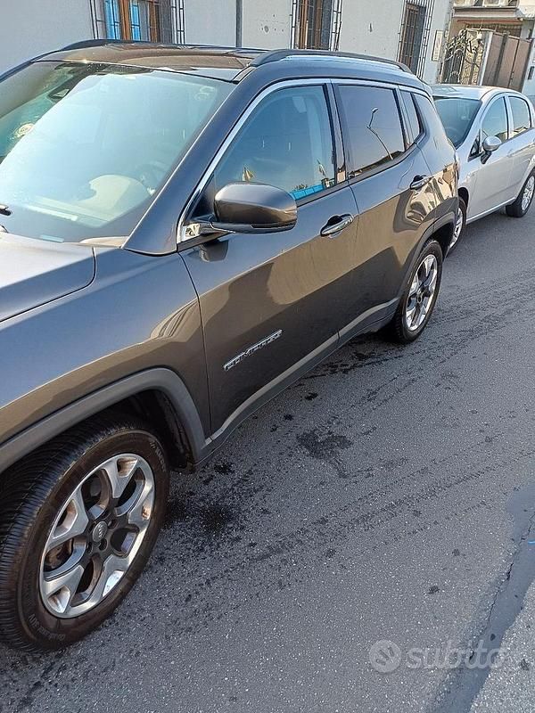 Usata Jeep Compass 120 CV (88 kW) 2018 Grigio SUV