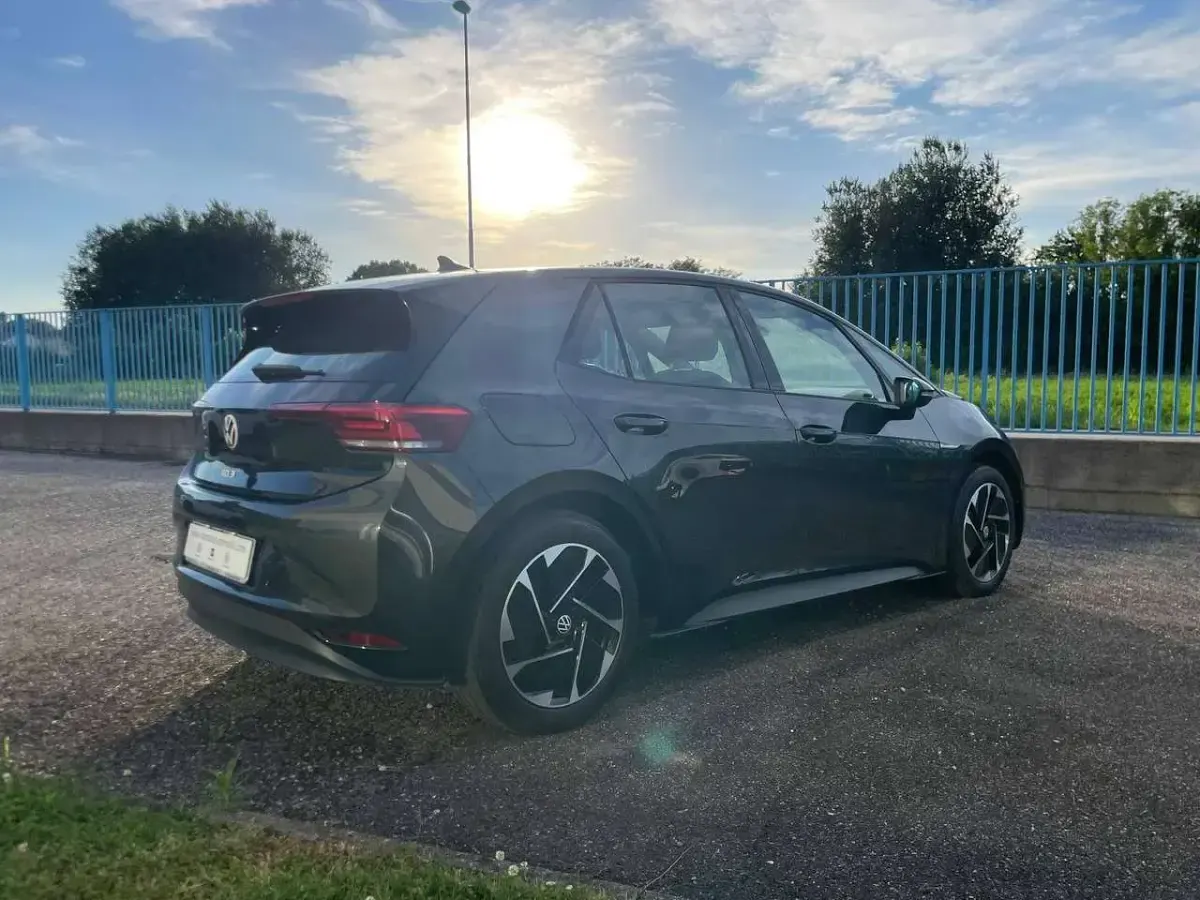 Usata VW ID.3 Pro Performance 69 kW (95 CV) 2023 Grigio Utilitaria