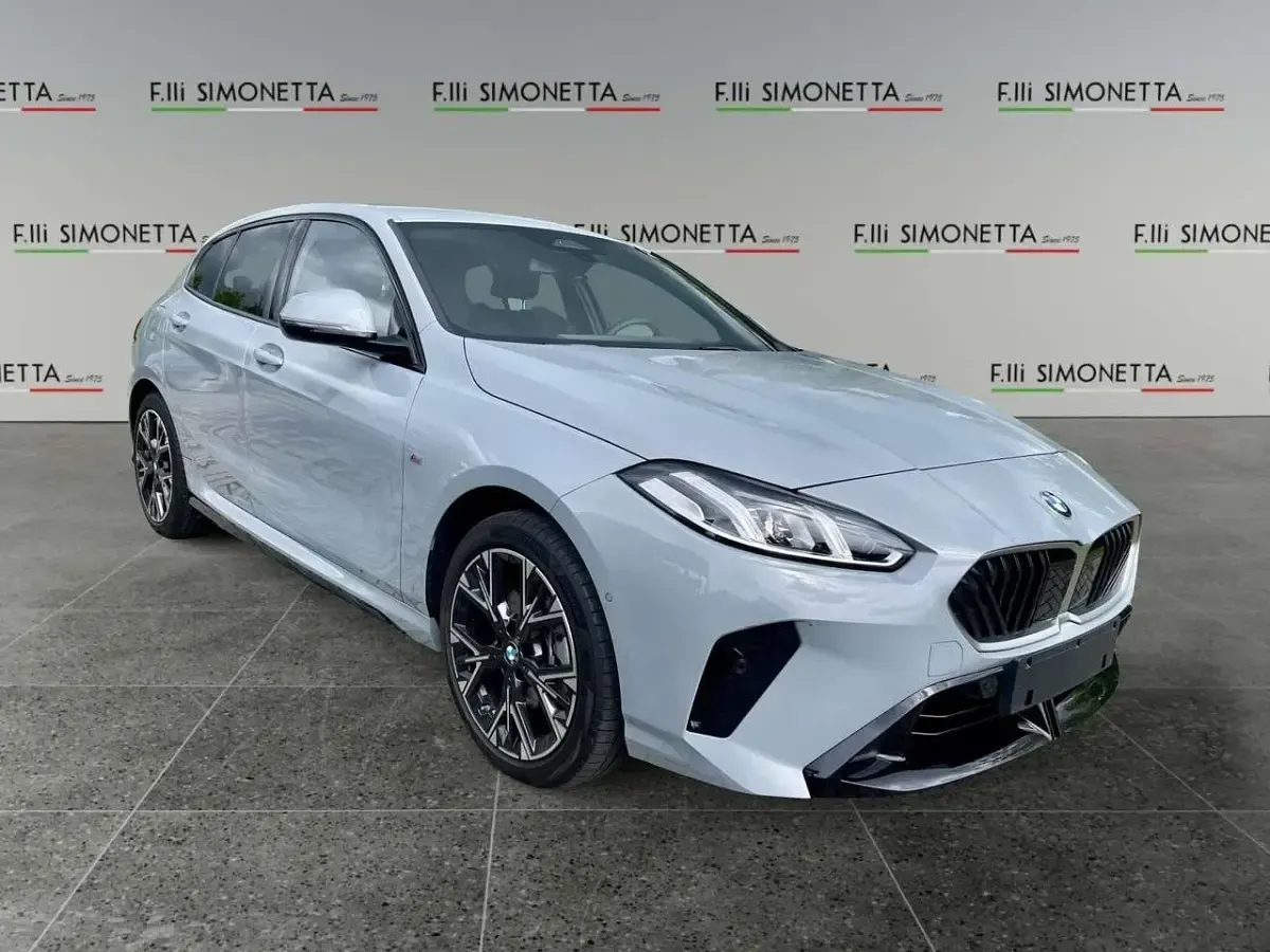 Usata BMW 120 M Sport 170 CV (125 kW) 2025 Grigio Utilitaria