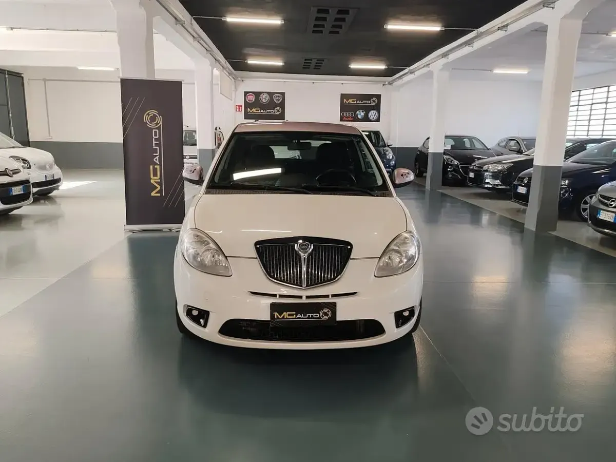 Usata Lancia Ypsilon 69 CV (50 kW) 2011 Bianco Utilitaria