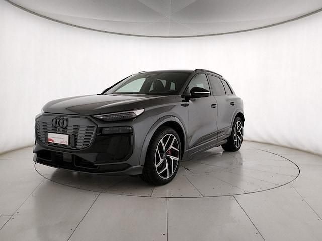 Usata Audi Q6 e-tron Business 284 kW (387 CV) 2025 Grigio daytona perla SUV