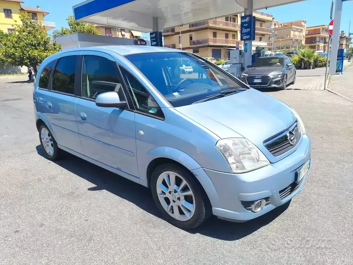Usata Opel Meriva Cosmo 90 CV (66 kW) 2008 Grigio Monovolume