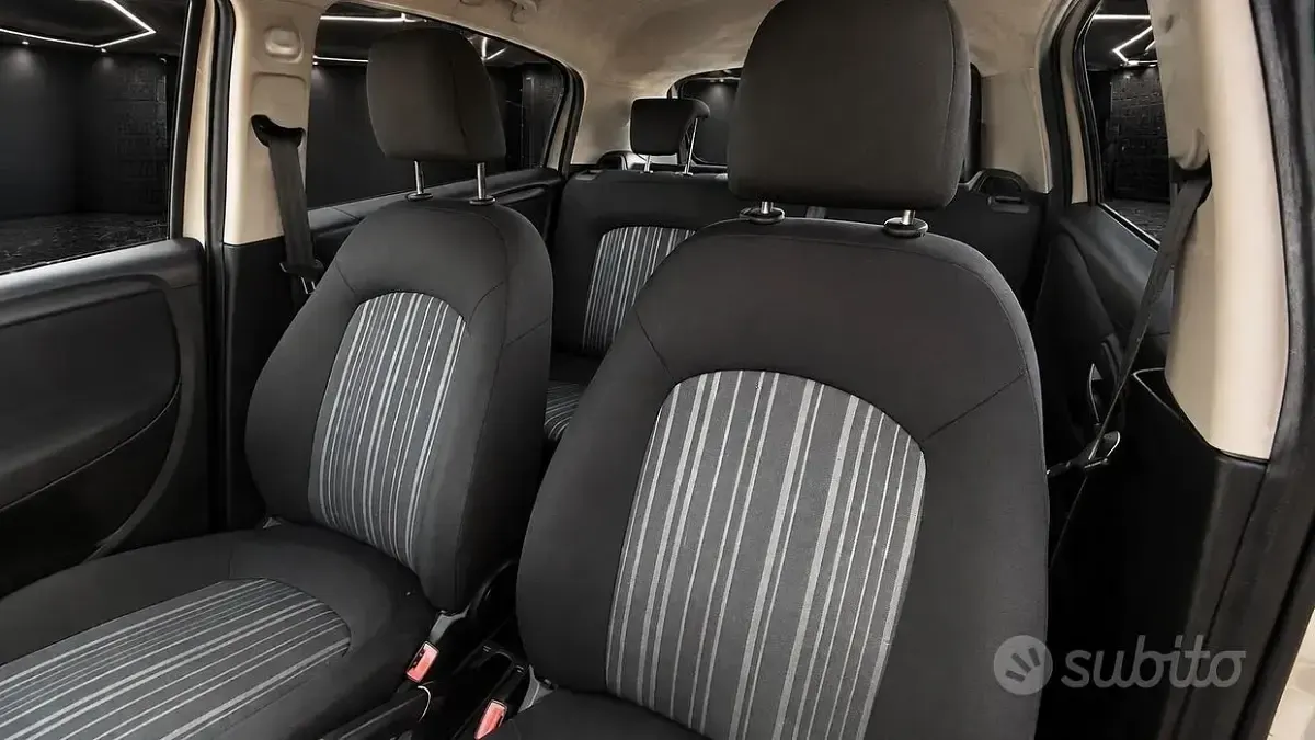 Usata Fiat Punto Evo Dynamic 77 CV (56 kW) 2011 Bianco Utilitaria