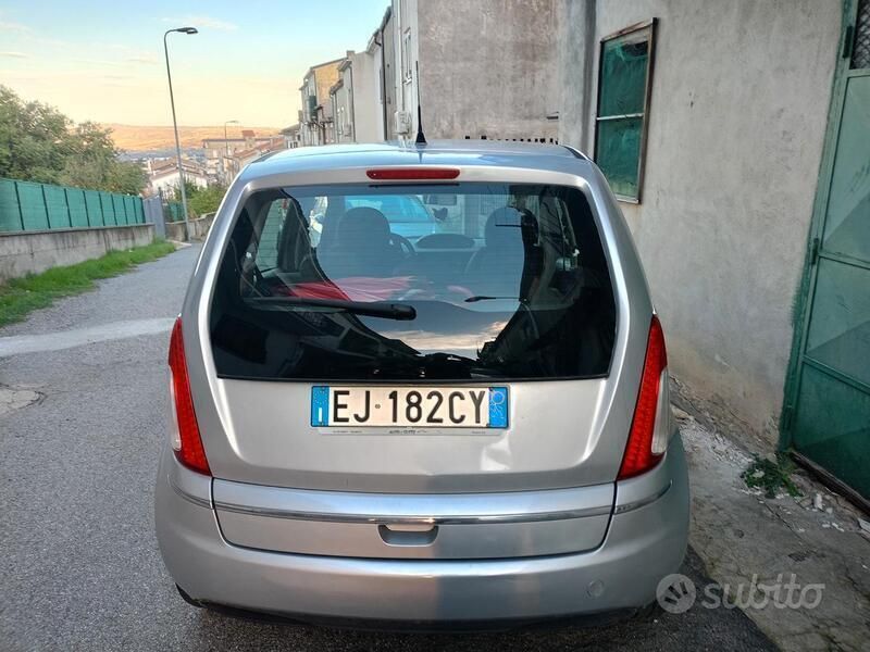 Usata Lancia Musa 69 CV (50 kW) 2012 Monovolume