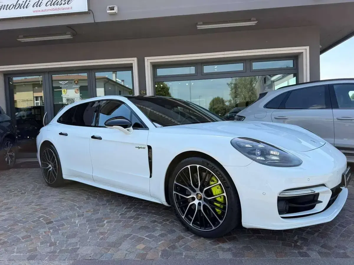 Usata Porsche Panamera 560 CV (411 kW) 2021 Bianco Berlina