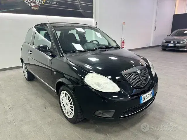 Usata Lancia Ypsilon 60 CV (44 kW) 2009 Nero Utilitaria