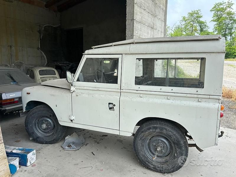 Bianco Usata 1984 Land Rover 88 SUV | 12.000 € - Immagine 1/4
