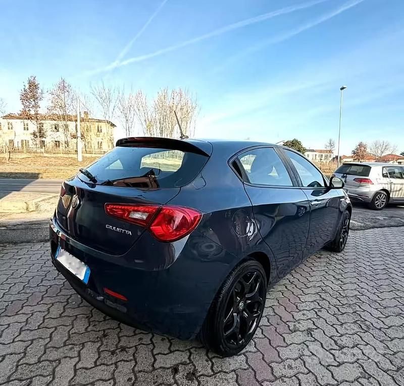 Usata Alfa Romeo Giulietta Business 120 CV (88 kW) 2018 Antracite Utilitaria