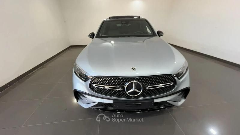 Nuova Mercedes GLC220 Advanced 197 CV (144 kW) 2026 Argento Coupé