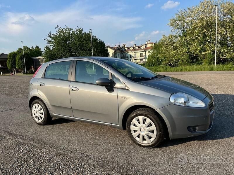 Usata Fiat Grande Punto Active 77 CV (56 kW) 2007 Argento Utilitaria