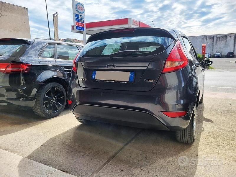 Gebraucht Ford Fiesta 68 PS (50 kW) 2009 Grau Limousine