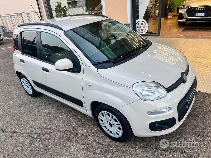 Usata Fiat Panda Lounge 70 CV (51 kW) 2014 Beige Utilitaria