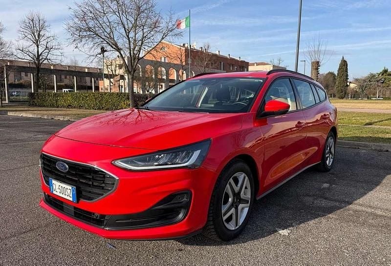 Usata Ford Focus Active 120 CV (88 kW) 2022 Rosso Station wagon