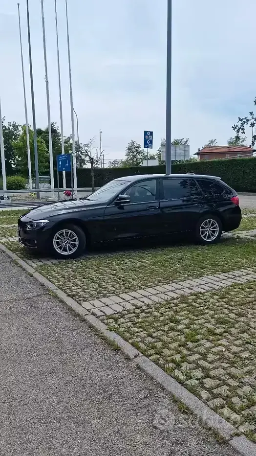 Usata BMW 318 Advantage 136 CV (100 kW) 2017 Nero Station wagon