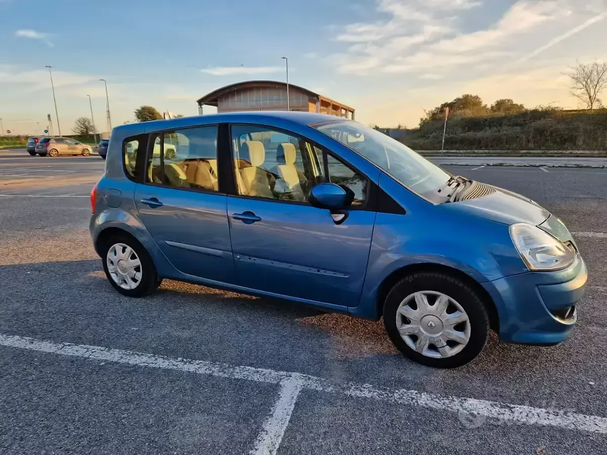 Usata Renault Modus 85 CV (62 kW) 2010 Blu Monovolume