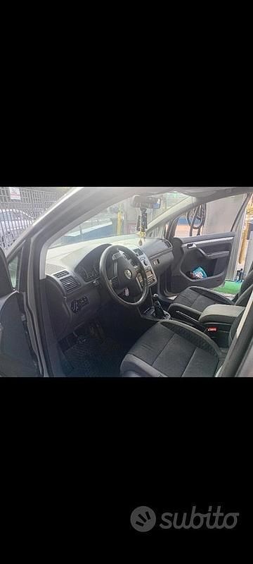 Usata VW Touran 2009 Grigio Monovolume