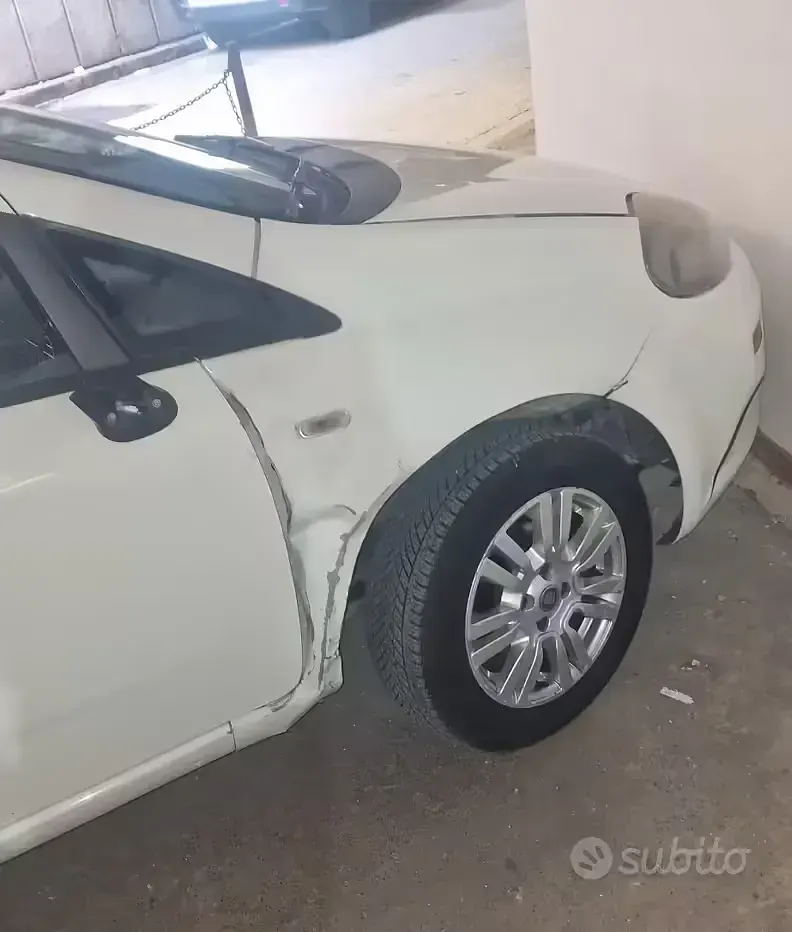 Usata Fiat Punto 65 CV (47 kW) 2012 Bianco Utilitaria