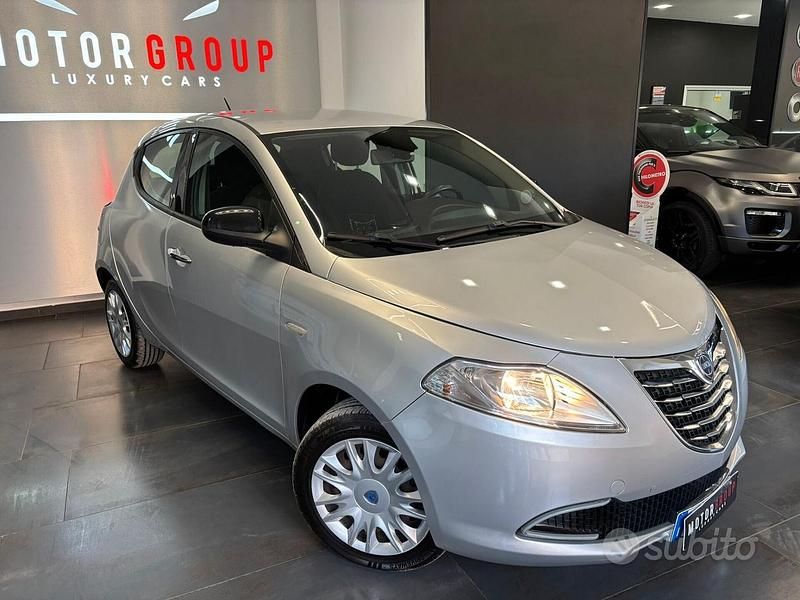 Usata Lancia Ypsilon S 95 CV (69 kW) 2012 Argento Utilitaria