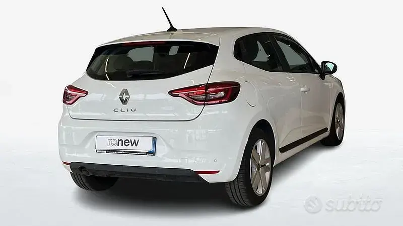 Begagnad Renault Clio V Zen 100 HK (73 kW) 2022 Sedan