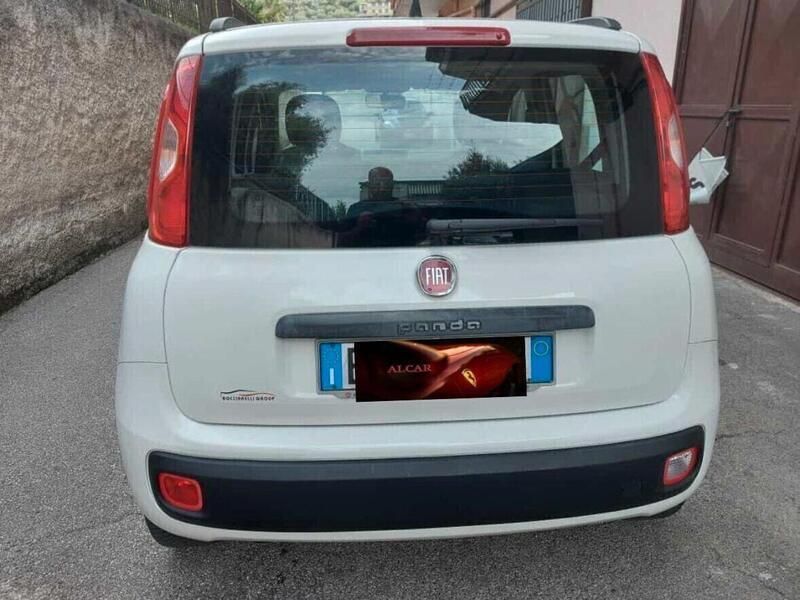 Usata Fiat Panda Lounge 69 CV (50 kW) 2012 Bianco Utilitaria