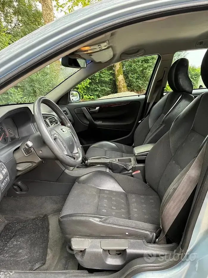 Usata Volvo V70 170 CV (125 kW) 2001 Grigio Station wagon