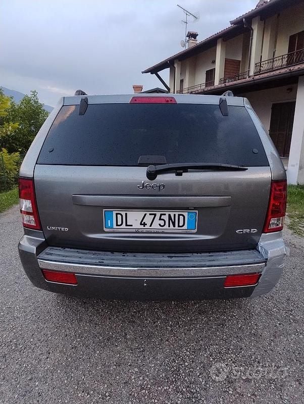 Usata Jeep Grand Cherokee 218 CV (160 kW) 2007 Grigio SUV