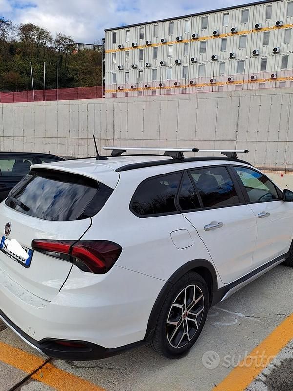 Usata Fiat Tipo Cross 131 CV (96 kW) 2023 Bianco Station wagon
