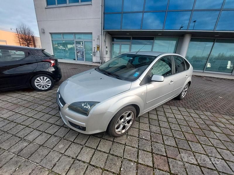 Usata Ford Focus 116 CV (85 kW) 2007 Grigio Berlina